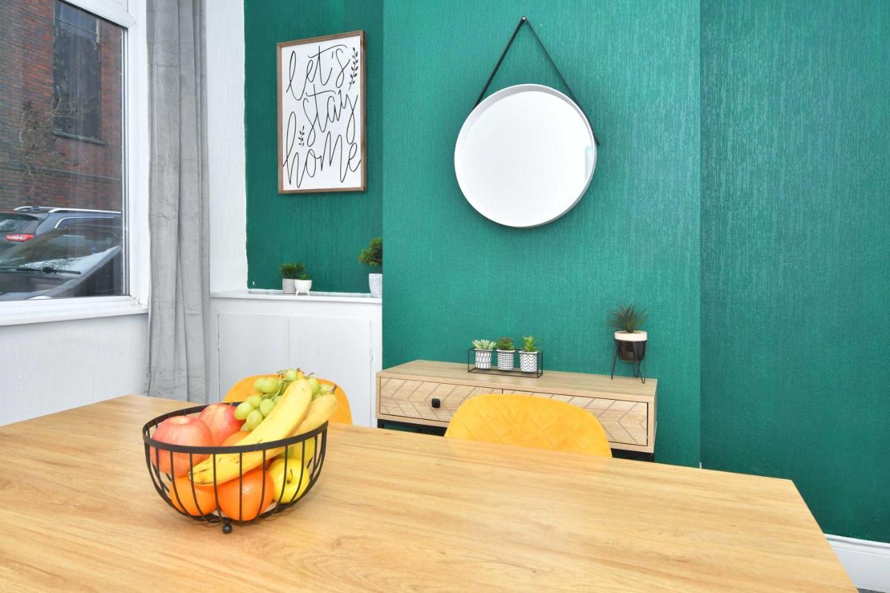 The Yellow Door By Avenew Management Serviced Accommodation Stoke-on-Trent Экстерьер фото