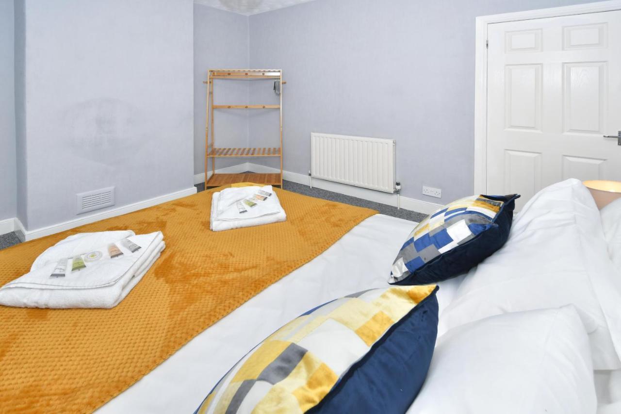 The Yellow Door By Avenew Management Serviced Accommodation Stoke-on-Trent Экстерьер фото