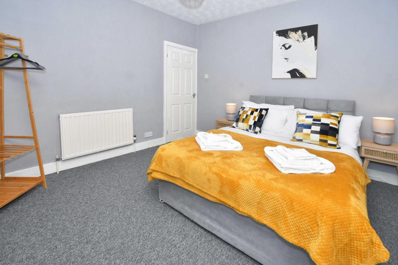 The Yellow Door By Avenew Management Serviced Accommodation Stoke-on-Trent Экстерьер фото