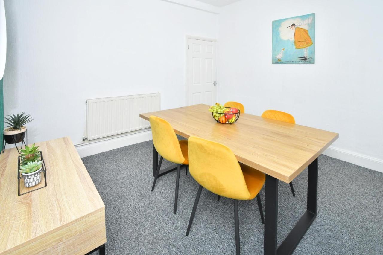 The Yellow Door By Avenew Management Serviced Accommodation Stoke-on-Trent Экстерьер фото