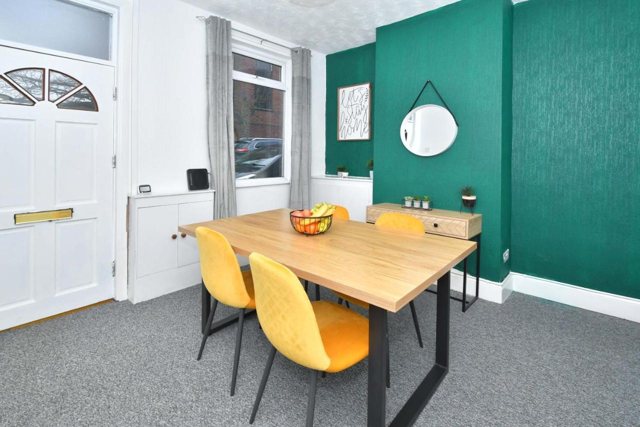 The Yellow Door By Avenew Management Serviced Accommodation Stoke-on-Trent Экстерьер фото