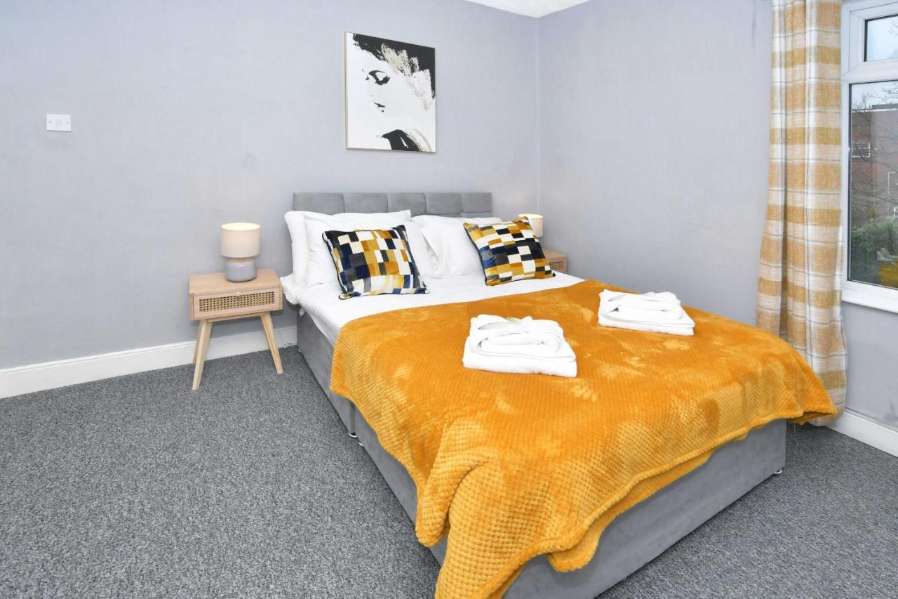 The Yellow Door By Avenew Management Serviced Accommodation Stoke-on-Trent Экстерьер фото