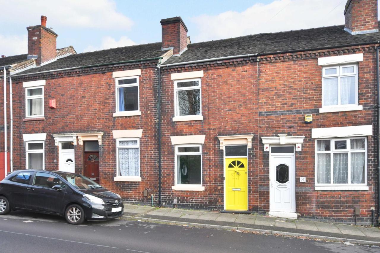 The Yellow Door By Avenew Management Serviced Accommodation Stoke-on-Trent Экстерьер фото